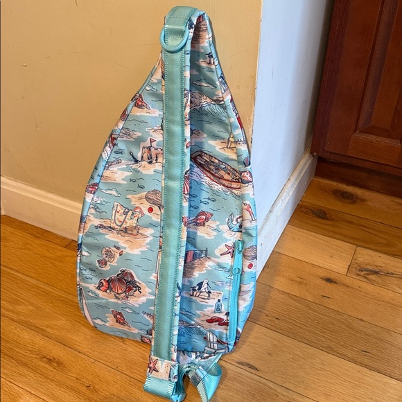 Vera Bradley Reactive Sling Backpack NWT in beach toile - Picture 4 of 10